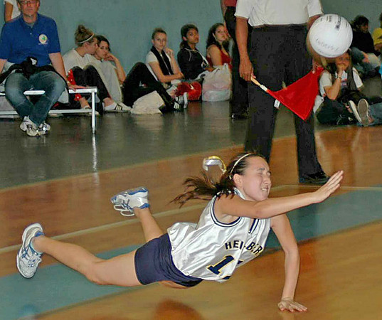 06-11-04VolleyballFinals 020