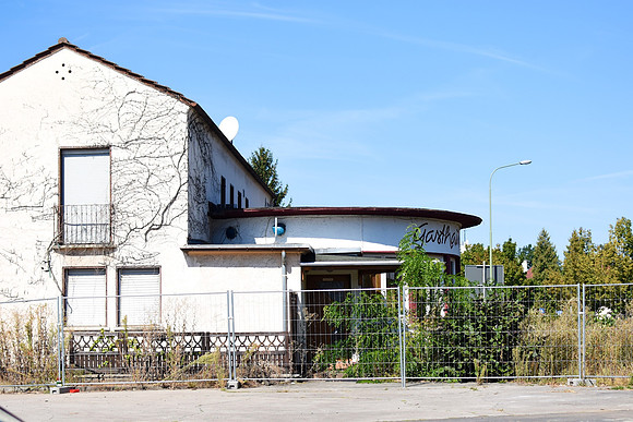 GEN_8493